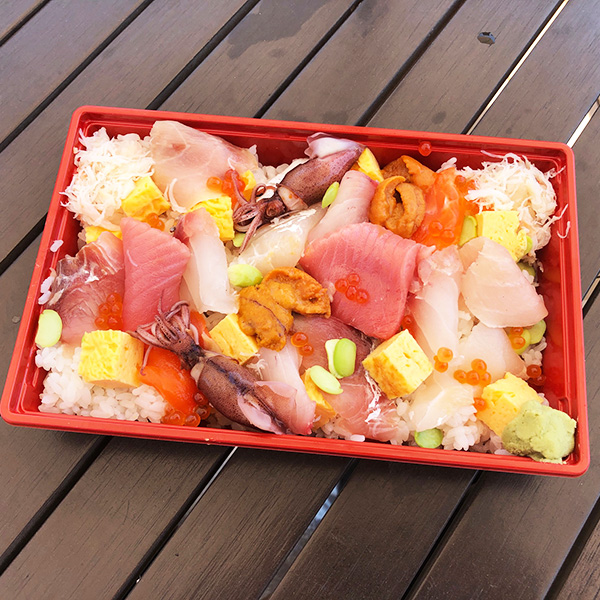 築地場外編 コロナ自粛 応援グルメ テイクアウト 自家製海鮮丼 出版社のダイヤモンド社が主催する ダイヤモンド経営者倶楽部 築地場外編 コロナ自粛 応援グルメ テイクアウト 自家製海鮮丼 出版社のダイヤモンド社が主催する ダイヤモンド経営者倶楽部