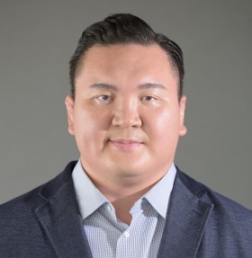 白鵬翔氏